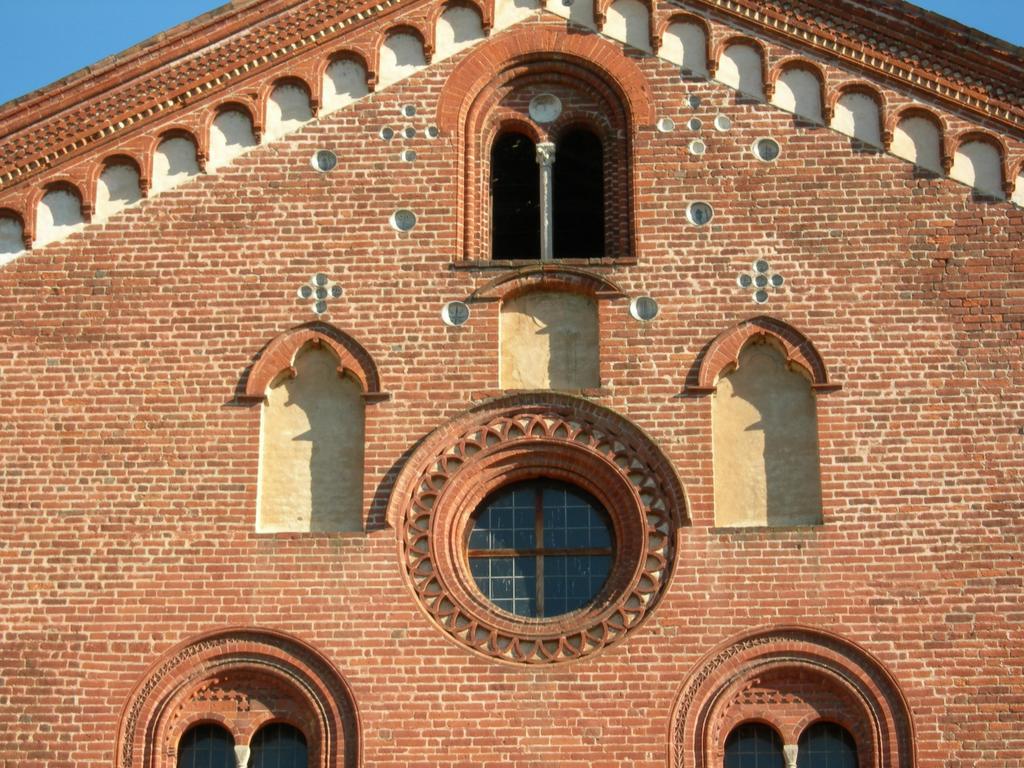 Hotel Morimondo Exterior photo